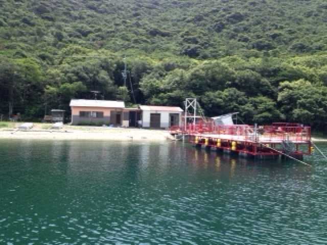 シーサイドキャンプ西島 - 瀬戸内海に浮かぶ西島の無人島で過ごすプライベート感のあるキャンプ場