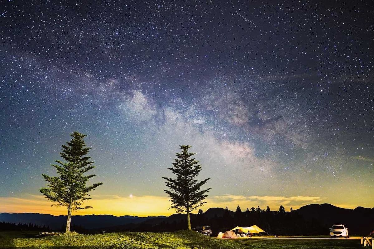 やまもり温泉キャンプ場 - 【鳥取 星取県】”360°空いっぱいに広がる満点の星空"の下でのんびりキャンプ♦ドッグランを楽しんだ後は『かけ流しの天然温泉』で癒されて♦