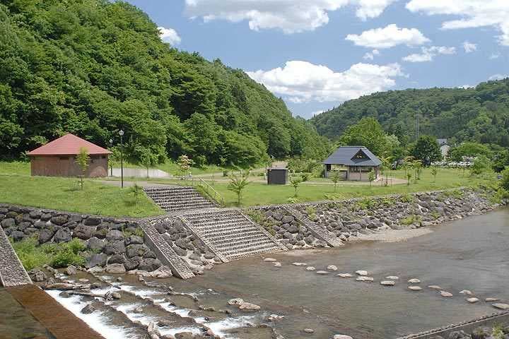 道の駅雫石あねっこ（小柳沢砂防公園キャンプ場） - 豊かな自然に囲まれた道の駅併設のキャンプ場♪近くに温泉もあり、釣り、川遊びもできて家族みんな大喜び！