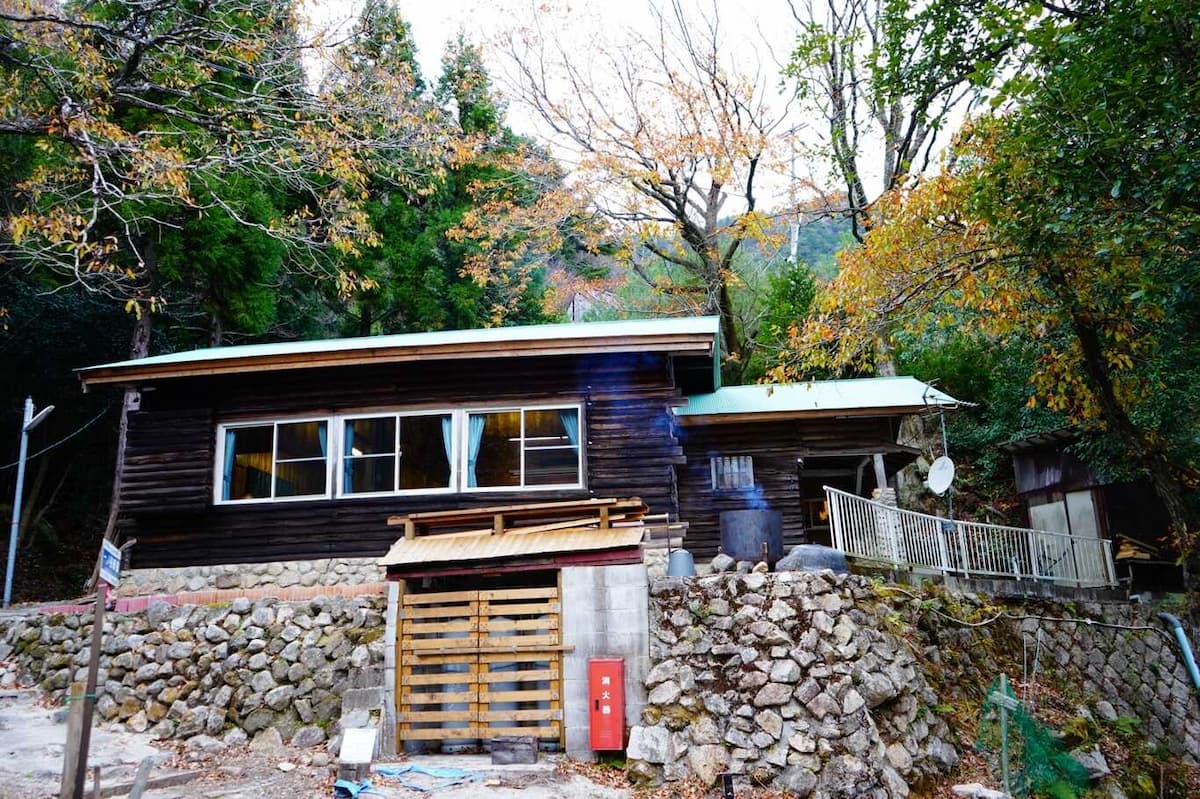 一の谷山荘 - 御在所岳麓にある一棟貸し山小屋。サウナ、BBQあり！