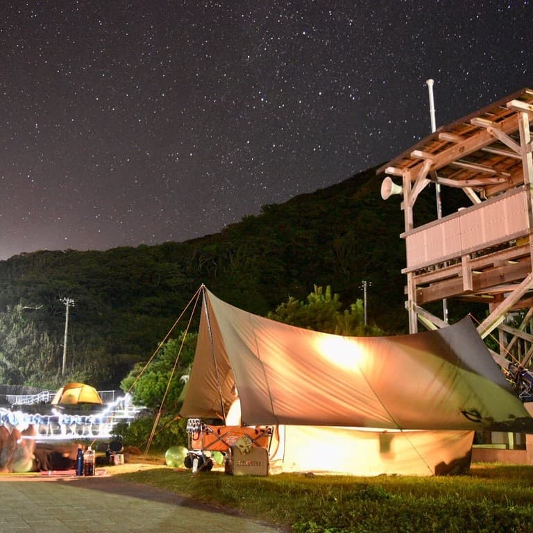 【R2/4現在閉鎖中】沢尻湾キャンプ場 - 【R2/4現在閉鎖中】東京の離島でキャンプ！太平洋をおもいっきり感じる！