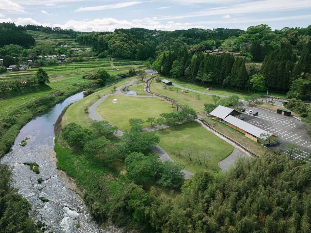 スノーピーク都城キャンプフィールド - 「日本の滝100選」 関之尾滝・甌穴群を 眼前に望む、豊かな自然。