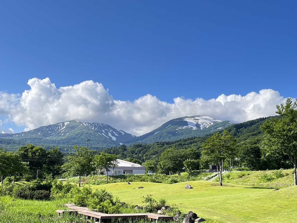 月山・弓張平オートキャンプ場 - 広大な弓張公園内にある、充実設備の高原キャンプ場！自然たっぷりの環境で快適なキャンプが楽しめます！