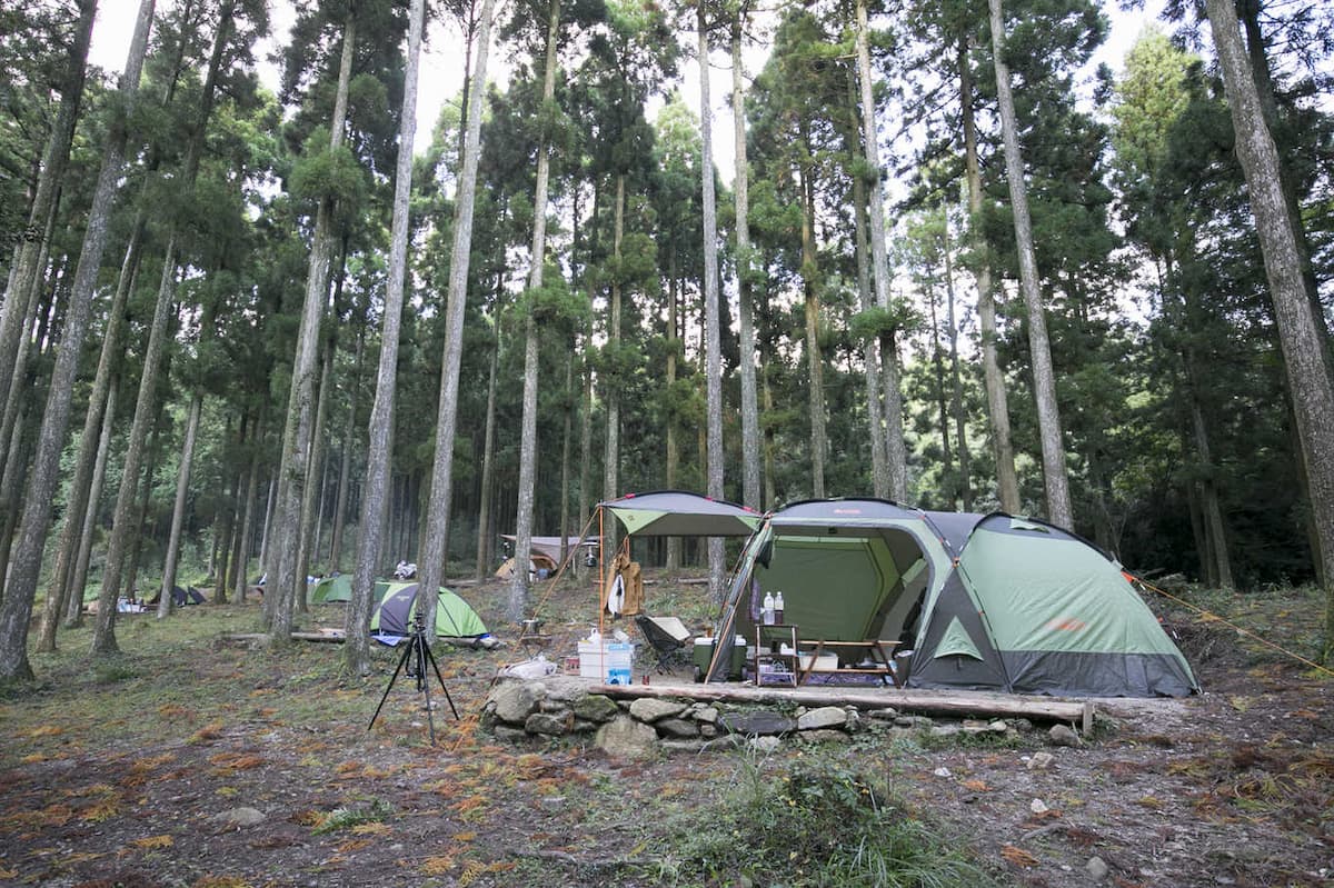 山中キャンプ場 - 森林の中にある快適なキャンプ場！