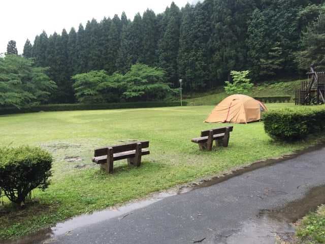 乳待坊公園いこいの広場キャンプ場 - 山々の四季を感じられるキャンプ場