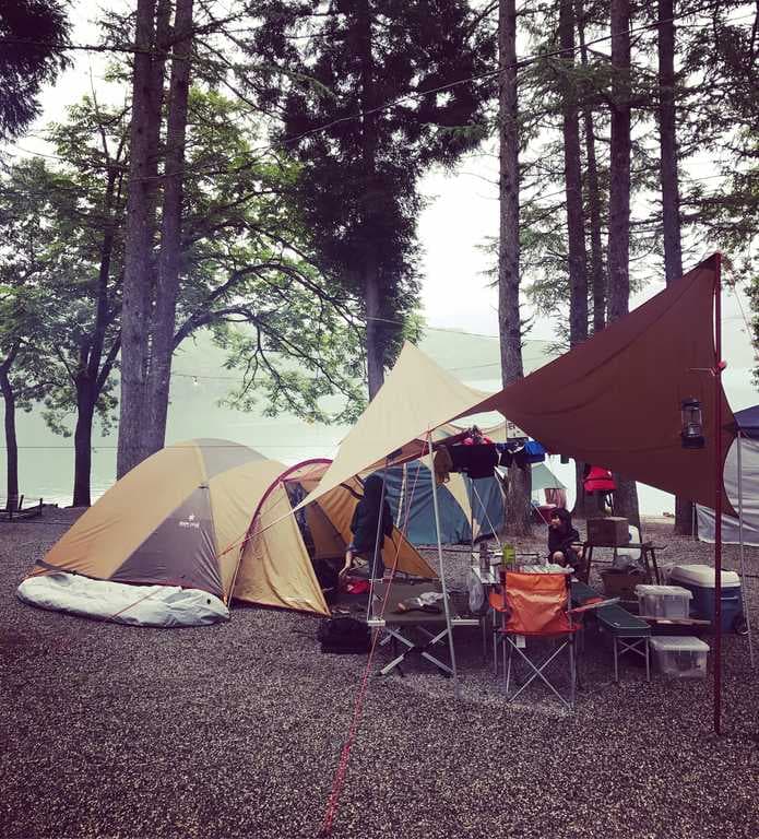 青木湖北村キャンプ場 - 青木湖の湖面に面した自然豊かなキャンプ場