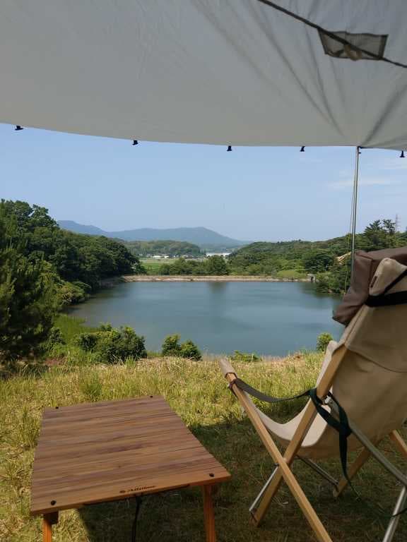 平田森林公園キャンプ場 - 池が近くにあるキャンプ場