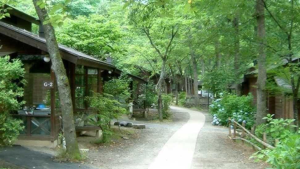 たびのCAMPING BASE 秋保木の家 - 仙台近郊の清流名取川沿いに建つロッジ村（温泉付き）